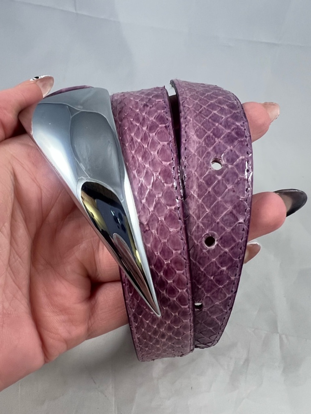 Vintage Women’s Sheka Purple Genuine Snake Skin Silver Tone Buckle Belt Size S